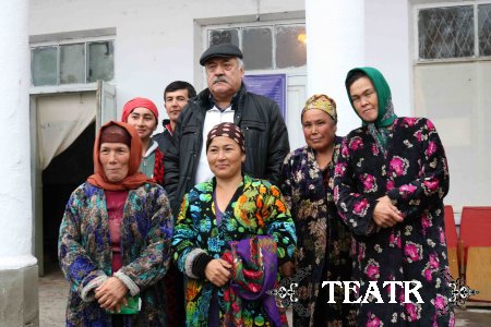 М.Иброхимова ва Х.Тошпўлатов Қуйи Чирчиқ туманида хашарчилар билан учрашувда