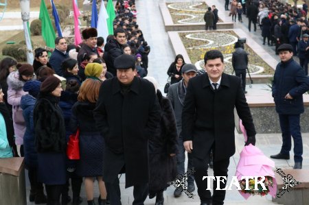 Алишер Навоий хайкали олдидаги тадбир