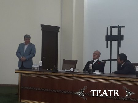 Ўзбек Миллий академик драма театрининг ижодкорлари Андижон вилоятининг Хонобод шаҳрида
