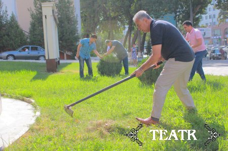 Ўзбек Миллий академик драма театри жамоаси ҳашарга муносиб иштирок этди.
