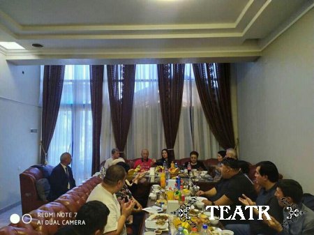 Миллий театр ходимлари ЎШда.