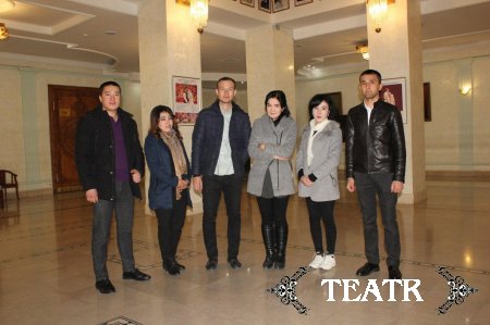 Талабалар учун "Ўжарлар" спектакли